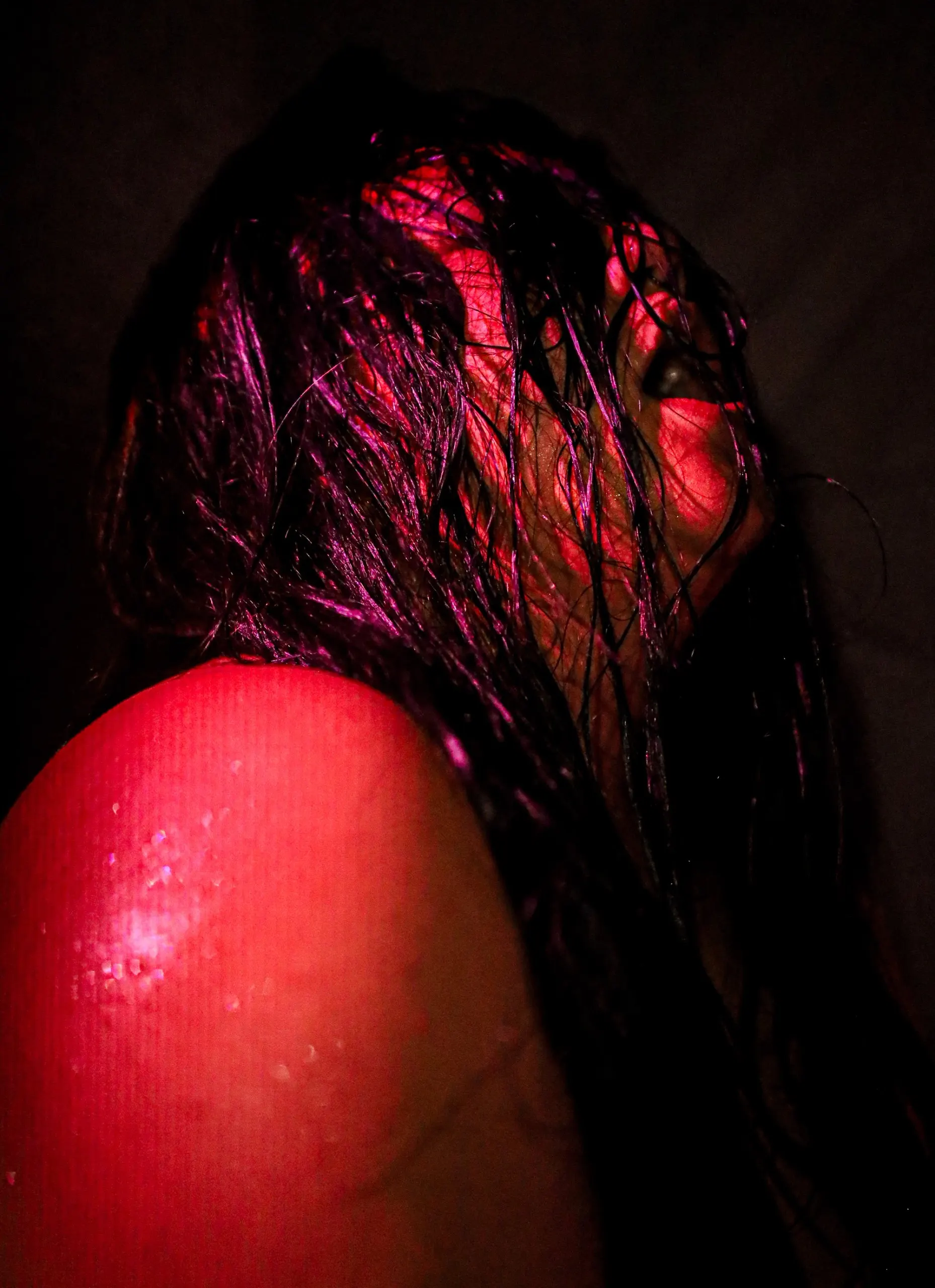 Wet hair, red skin (Color Showers)